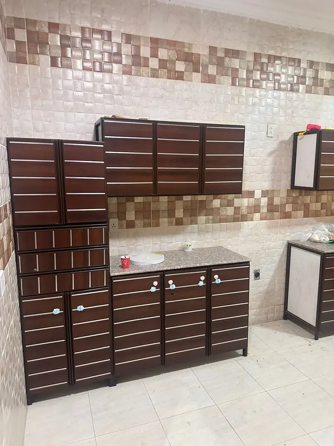Household fixtures and cabinets available for collection