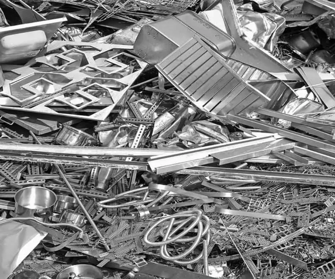 Mixed recyclable metal and electronic components